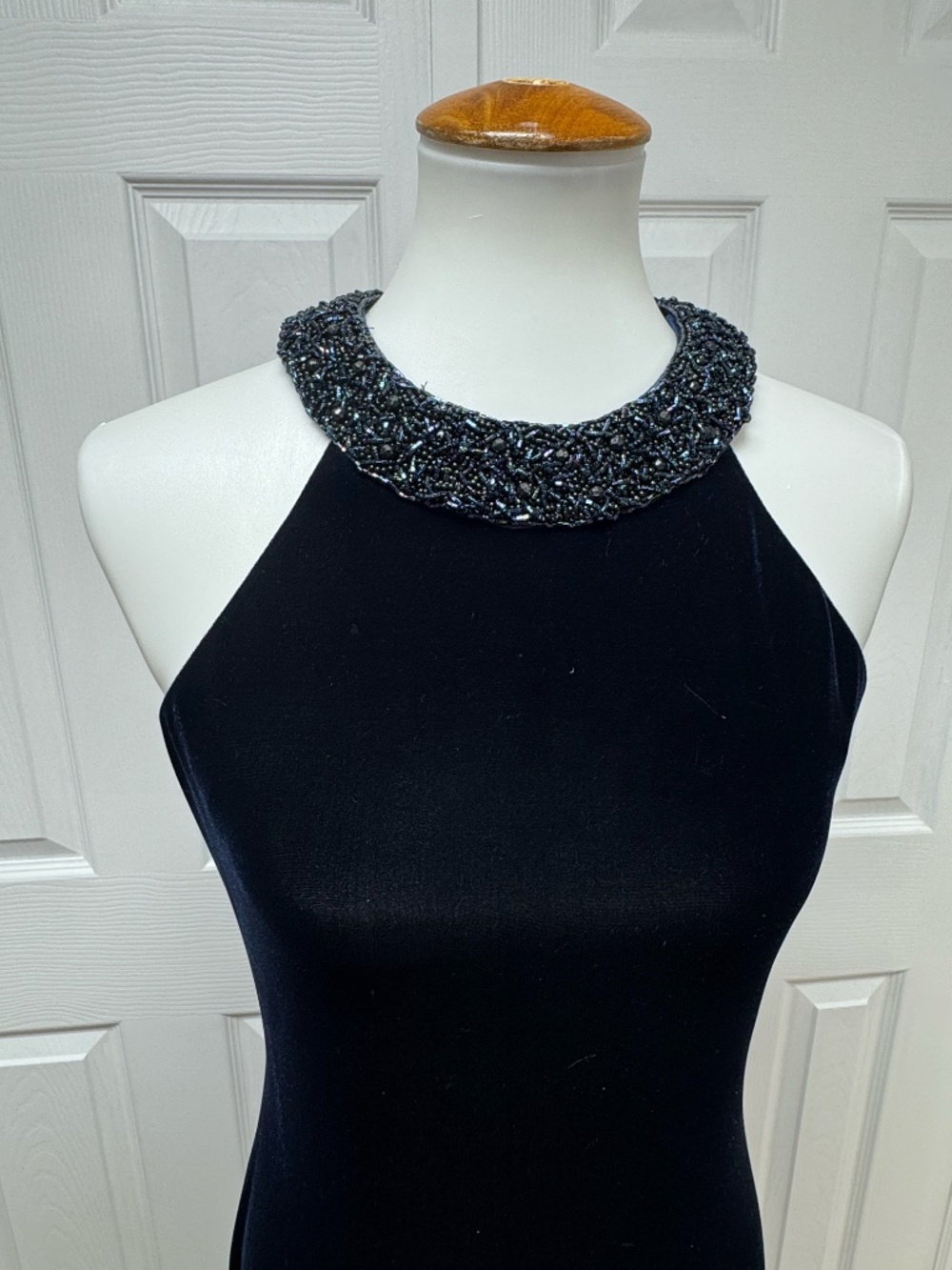 Alex Evenings Vintage Navy Blue Velvet Sleeveless With Beaded Neckline - Size 10 - Picture 3 of 12